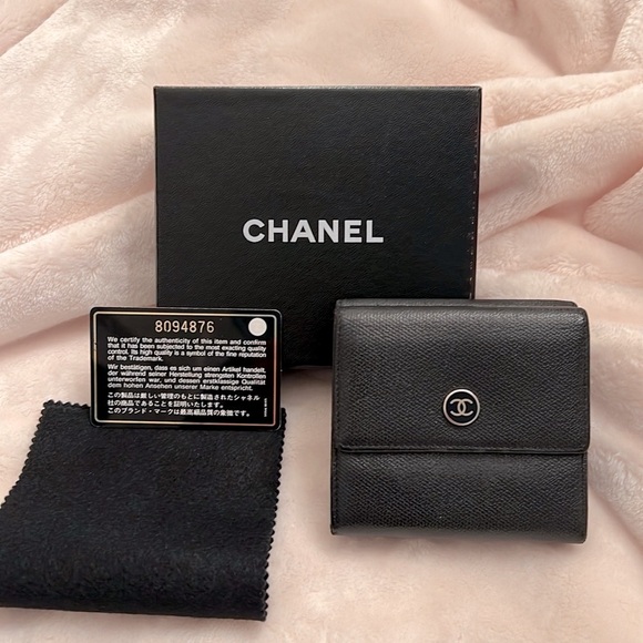Authentic Chanel Wallet Double Sided. - Picture 2 of 8